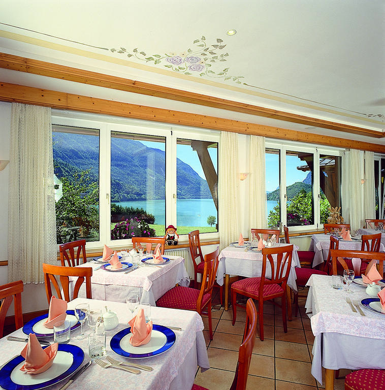 Hotel Des Alpes Molveno Eksteriør bilde